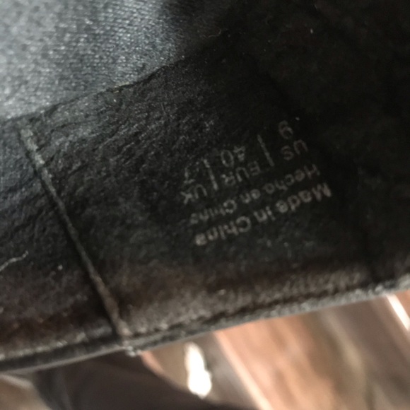 Black Flats - Picture 6 of 7